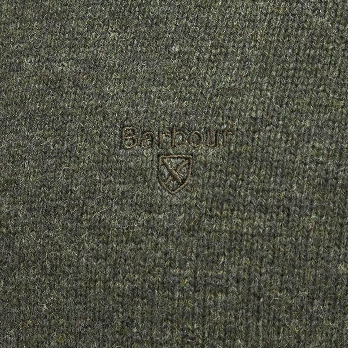 Barbour Grangetown Merino Crew Neck Pullover in Mid Olive, das feine Strickmuster macht diesen Pullover besonders.