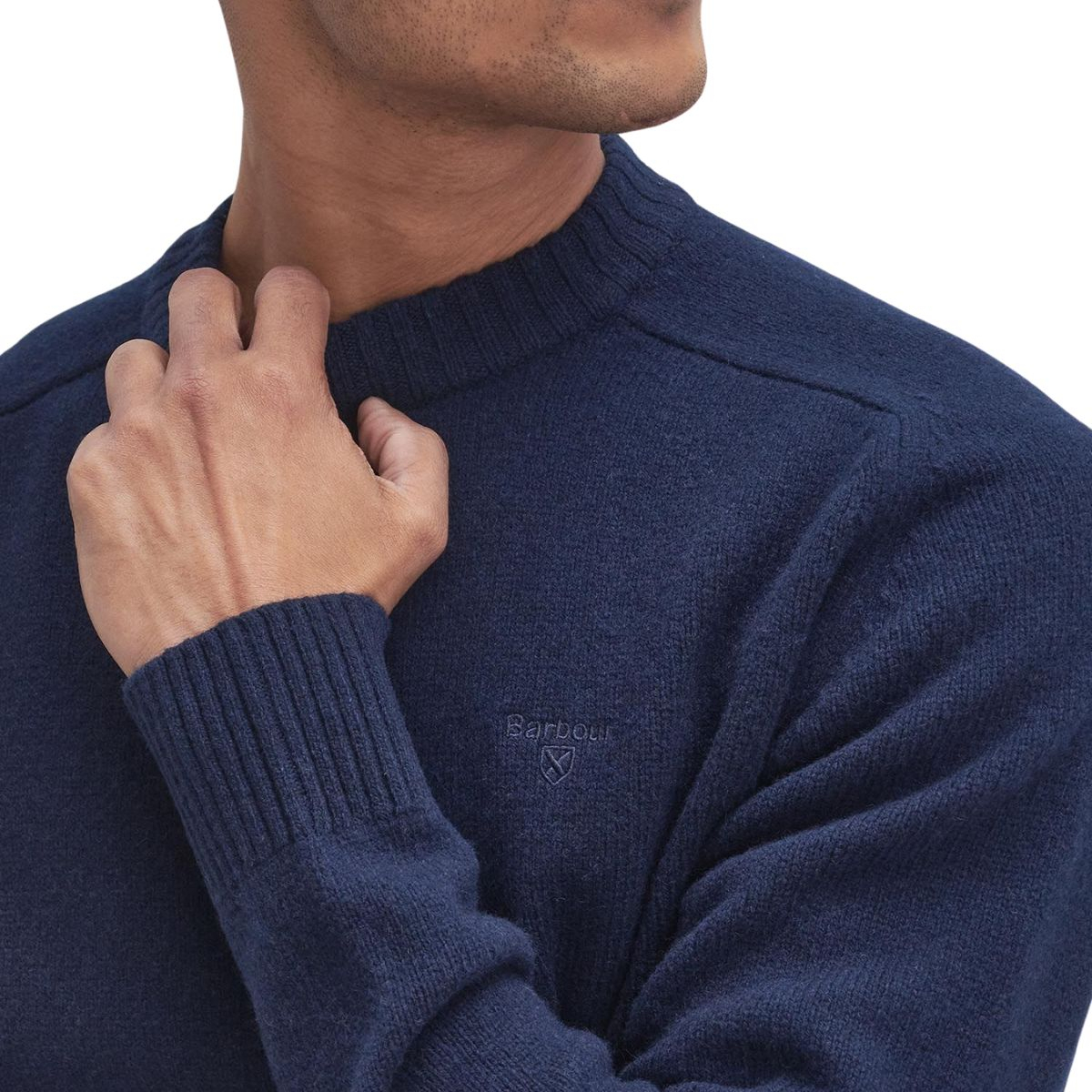 Barbour Grangetown Merino Crew Neck Pullover in Navy, gefertigt aus erstklassiger Wolle.