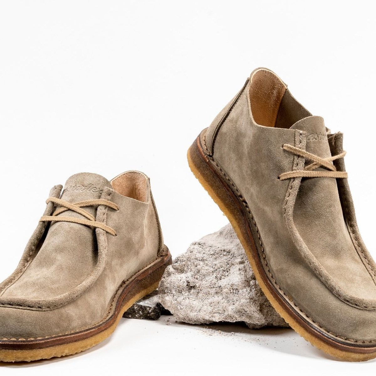 Astorflex Beenflex Moccasin Boot Stone, ein zeitloser Klassiker und ein Muss für moderne Schuhliebhaber