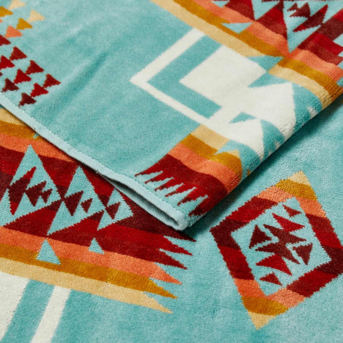 Pendleton Oversized Jacquard Spa Towel Chief Joseph Aqua, ein luxuriöses Handtuch, das Sie am Strand, im Hot Tub oder am Pool lieben werden, das beste auf dem Markt