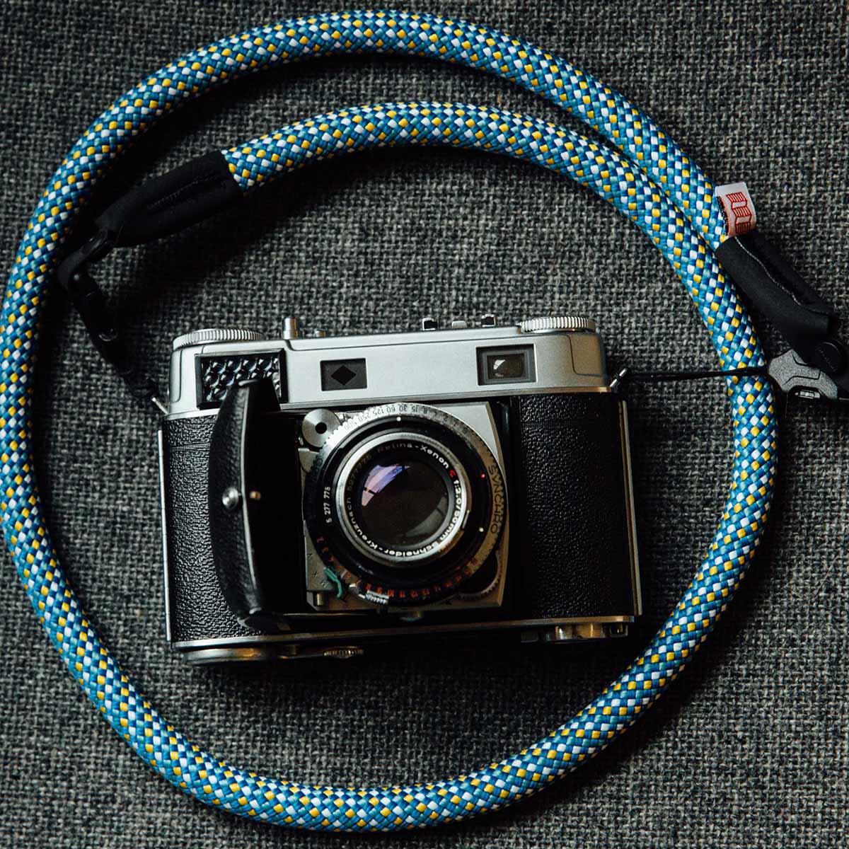 Topo Designs Camera Strap BlackWhite, vom Kletterseil inspirierter 