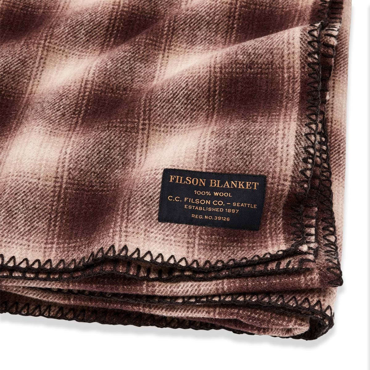 Filson Mackinaw Wool Blanket Brown/Tan Ombre, eine warme, natürlich wasserabweisende Schurwolldecke für den Innen- und Außenbereich