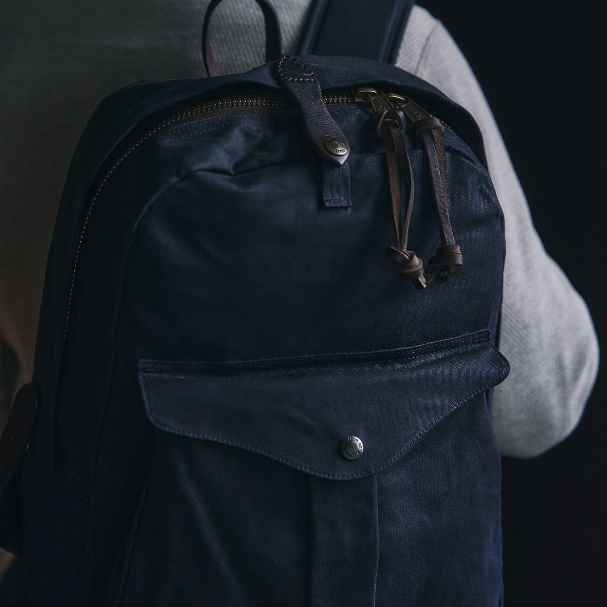 Filson Journeyman Backpack Navy, der beste Rucksack für Ihr Vintage-Outfit