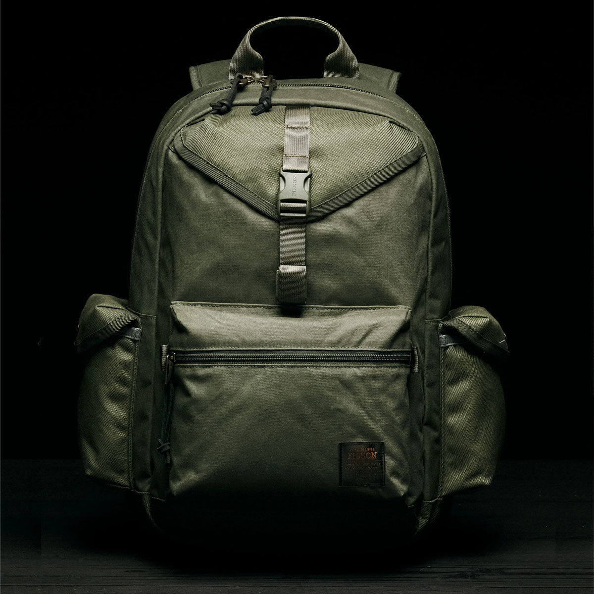 Filson Surveyor 36L Backpack Service Green, strapazierfähiger und vielseitiger Rucksack, der einer intensiven Nutzung standhält