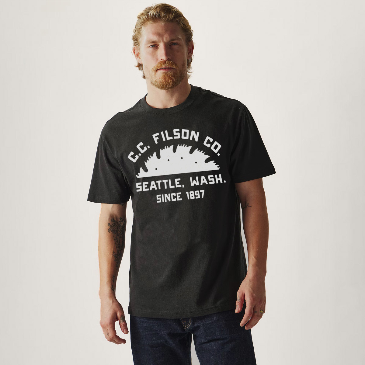 Filson Seattle Graphic T-Shirt Black, Hergestellt aus 100% Baumwolle mit Textur, Struktur und angenehmem Tragegefühl