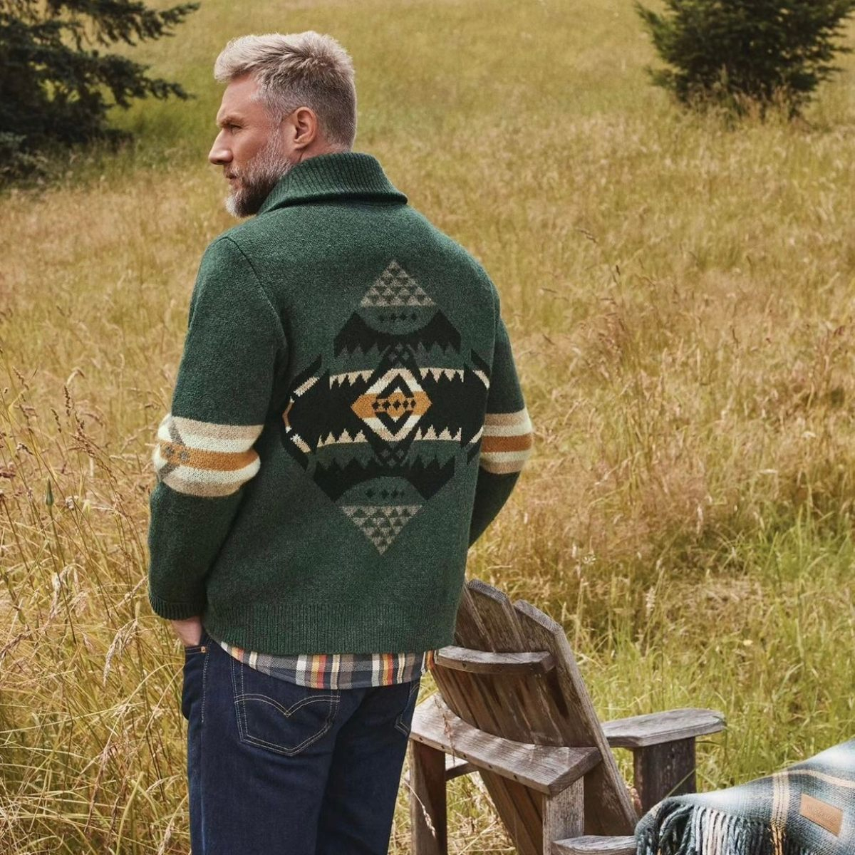 Pendleton Nehalem Lambswool Cardigan Forest Green, made of 100% lambswool