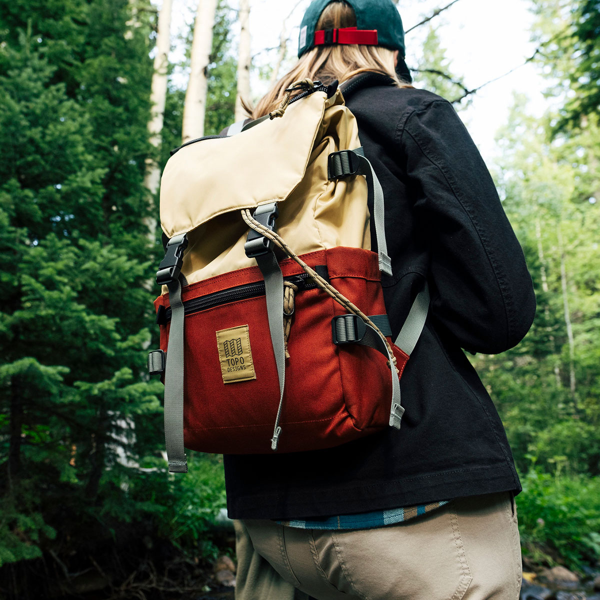 Topo Designs Rover Pack Classic Sahara/Fire Brick, der ideale Rucksack für den täglichen Gebrauch